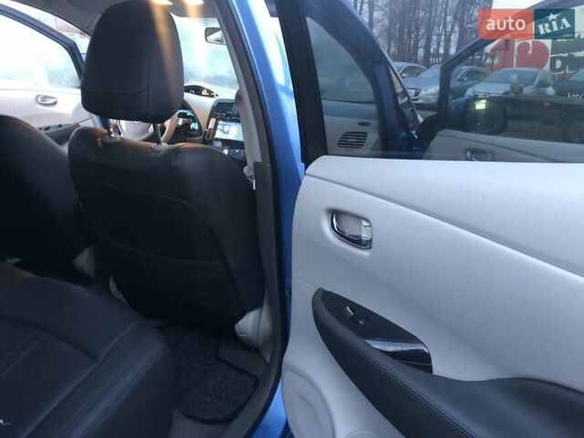 Синий Ниссан Лиф, объемом двигателя 0 л и пробегом 73 тыс. км за 4500 $, фото 2 на Automoto.ua