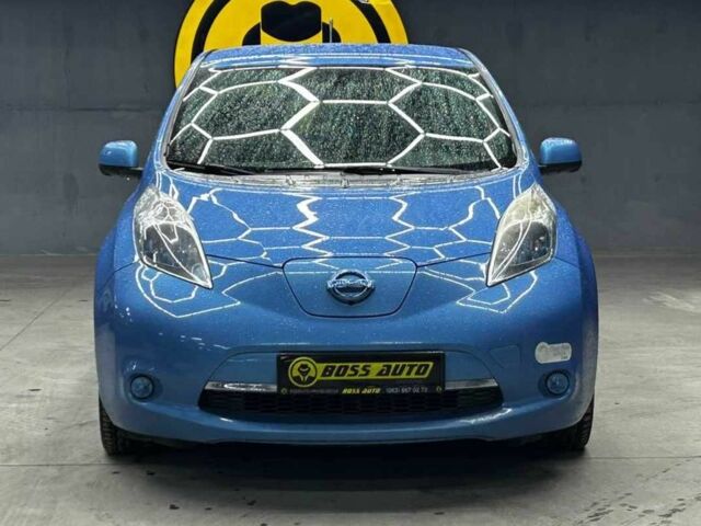 Ніссан Ліф 2013 у Чернівцях на Automoto.ua Синій Ніссан Ліф, об'ємом двигуна 0 л та пробігом 130 тис. км за 6000 $, фото 1 на Automoto.ua