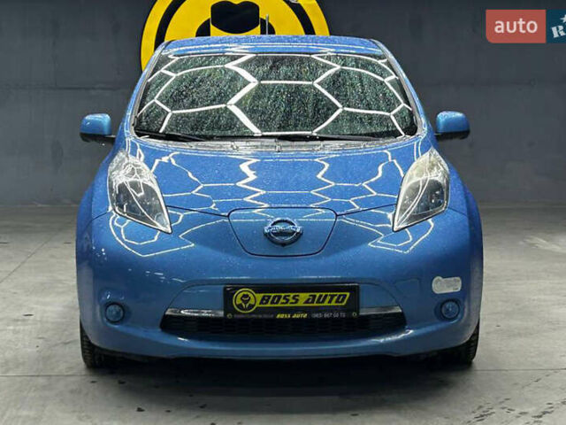 Ниссан Лиф 2013 в Черновцах на Automoto.ua Синий Ниссан Лиф, объемом двигателя 0 л и пробегом 130 тыс. км за 6000 $, фото 1 на Automoto.ua