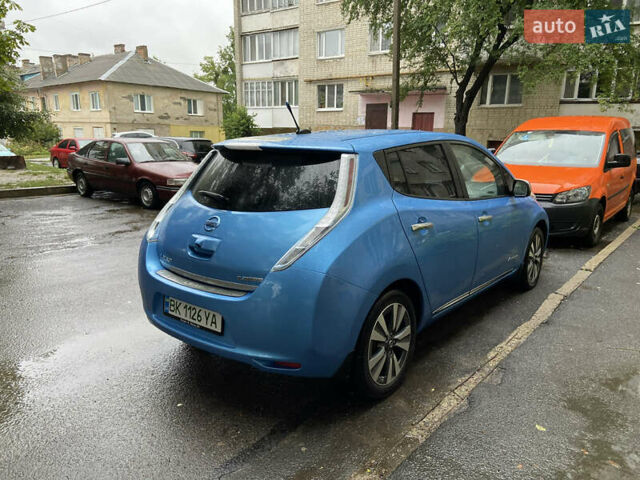 Синий Ниссан Лиф, объемом двигателя 0 л и пробегом 210 тыс. км за 9300 $, фото 2 на Automoto.ua