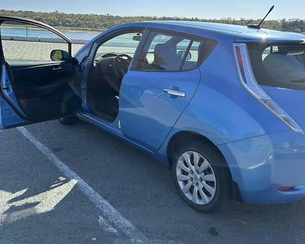 Синий Ниссан Лиф, объемом двигателя 0 л и пробегом 111 тыс. км за 6500 $, фото 30 на Automoto.ua