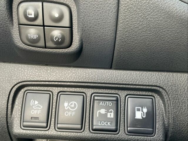 Ниссан Лиф 2013 в Виннице на Automoto.ua Синий Ниссан Лиф, объемом двигателя 0 л и пробегом 163 тыс. км за 7000 $, фото 5 на Automoto.ua