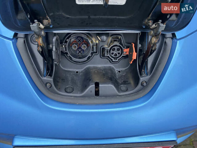 Синий Ниссан Лиф, объемом двигателя 0 л и пробегом 140 тыс. км за 6290 $, фото 15 на Automoto.ua
