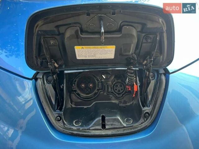 Синий Ниссан Лиф, объемом двигателя 0 л и пробегом 174 тыс. км за 6300 $, фото 9 на Automoto.ua