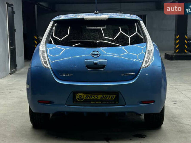 Ниссан Лиф 2013 в Черновцах на Automoto.ua Синий Ниссан Лиф, объемом двигателя 0 л и пробегом 130 тыс. км за 6000 $, фото 4 на Automoto.ua