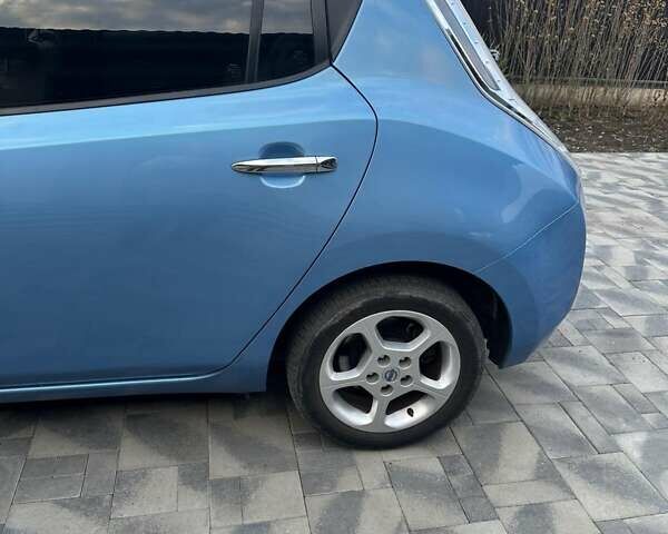 Синий Ниссан Лиф, объемом двигателя 0 л и пробегом 132 тыс. км за 5200 $, фото 13 на Automoto.ua