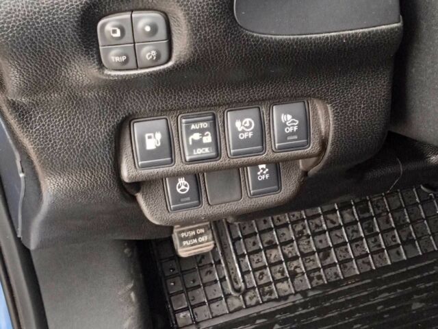 Синій Ніссан Ліф, об'ємом двигуна 0 л та пробігом 140 тис. км за 4295 $, фото 6 на Automoto.ua