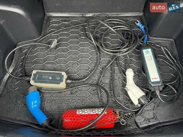 Синій Ніссан Ліф, об'ємом двигуна 0 л та пробігом 191 тис. км за 5500 $, фото 35 на Automoto.ua