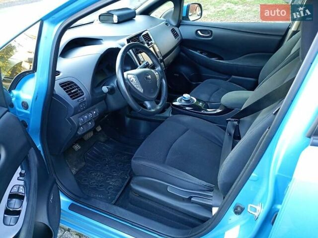Синий Ниссан Лиф, объемом двигателя 0 л и пробегом 135 тыс. км за 7800 $, фото 6 на Automoto.ua