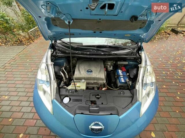 Синій Ніссан Ліф, об'ємом двигуна 0 л та пробігом 191 тис. км за 5500 $, фото 25 на Automoto.ua