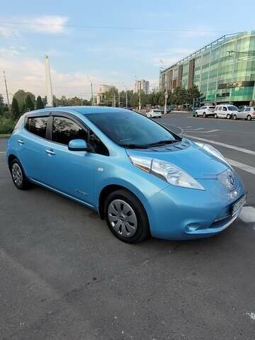 Синий Ниссан Лиф, объемом двигателя 0 л и пробегом 110 тыс. км за 6500 $, фото 21 на Automoto.ua