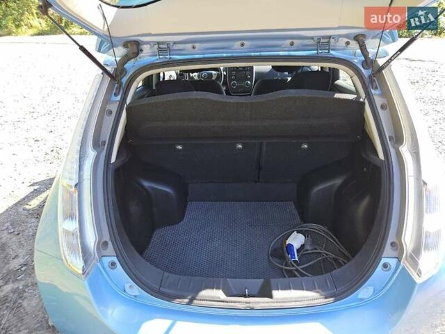 Синий Ниссан Лиф, объемом двигателя 0 л и пробегом 103 тыс. км за 8500 $, фото 22 на Automoto.ua