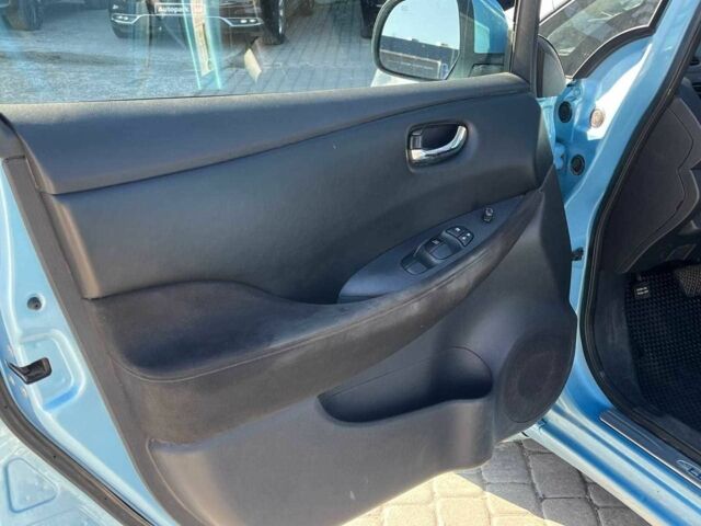 Синий Ниссан Лиф, объемом двигателя 0 л и пробегом 218 тыс. км за 4290 $, фото 8 на Automoto.ua