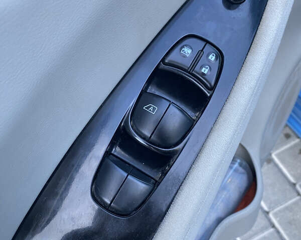 Синій Ніссан Ліф, об'ємом двигуна 0 л та пробігом 106 тис. км за 7500 $, фото 28 на Automoto.ua