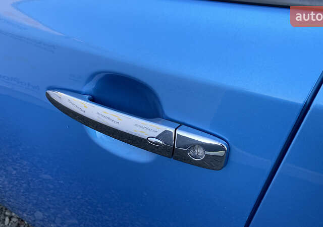 Синій Ніссан Ліф, об'ємом двигуна 0 л та пробігом 125 тис. км за 5700 $, фото 16 на Automoto.ua