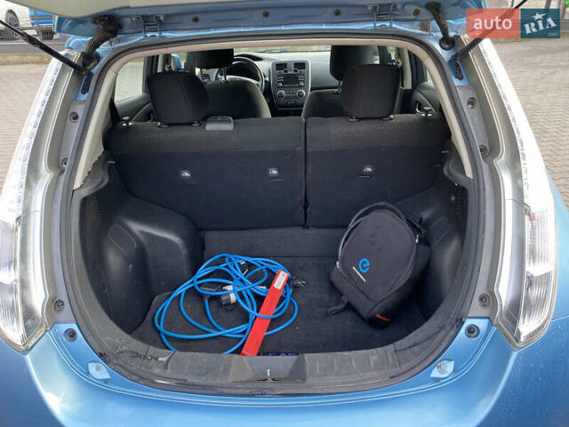 Синий Ниссан Лиф, объемом двигателя 0 л и пробегом 104 тыс. км за 6899 $, фото 20 на Automoto.ua