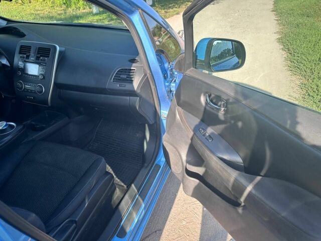 Синий Ниссан Лиф, объемом двигателя 0 л и пробегом 210 тыс. км за 5200 $, фото 3 на Automoto.ua