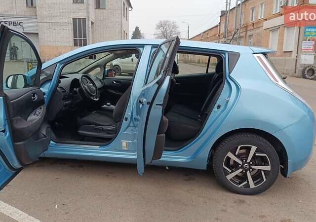 Синий Ниссан Лиф, объемом двигателя 0 л и пробегом 153 тыс. км за 7000 $, фото 13 на Automoto.ua
