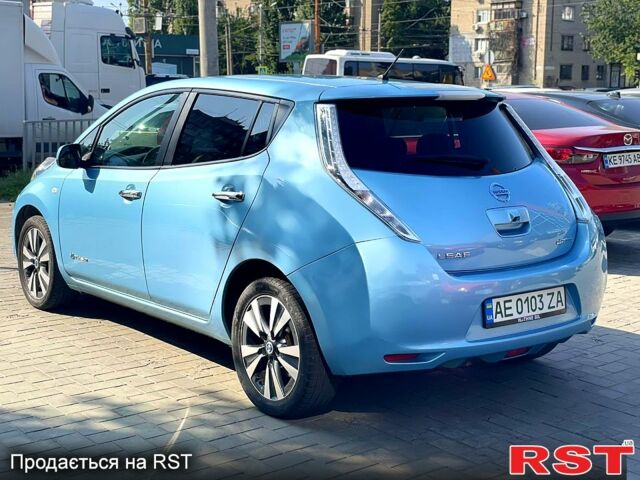 Синий Ниссан Лиф, объемом двигателя 0 л и пробегом 117 тыс. км за 7500 $, фото 2 на Automoto.ua