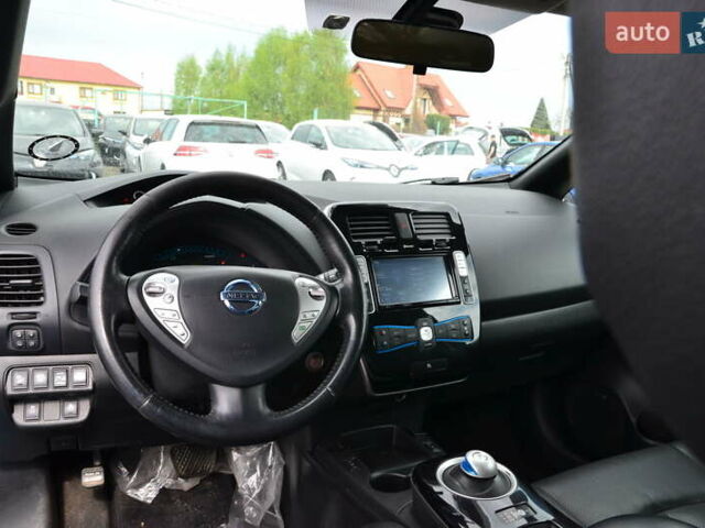 Синій Ніссан Ліф, об'ємом двигуна 0 л та пробігом 124 тис. км за 6800 $, фото 17 на Automoto.ua