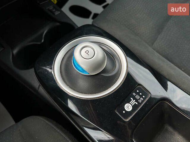 Синий Ниссан Лиф, объемом двигателя 0 л и пробегом 80 тыс. км за 5750 $, фото 18 на Automoto.ua