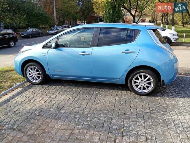 Синий Ниссан Лиф, объемом двигателя 0 л и пробегом 135 тыс. км за 7800 $, фото 1 на Automoto.ua