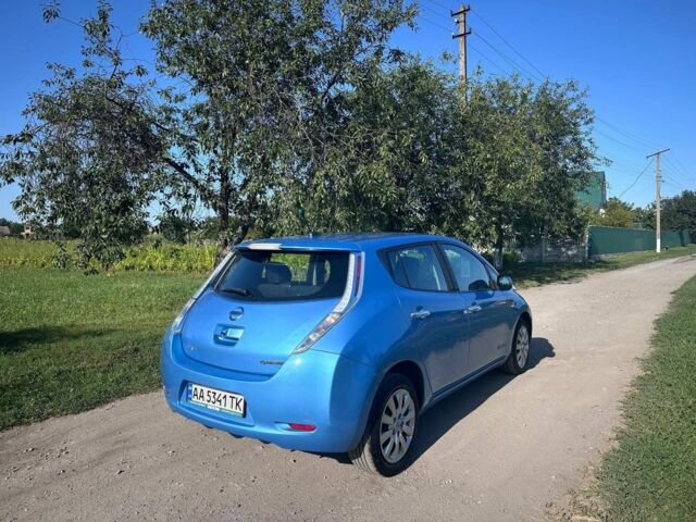 Синий Ниссан Лиф, объемом двигателя 0 л и пробегом 210 тыс. км за 5200 $, фото 6 на Automoto.ua