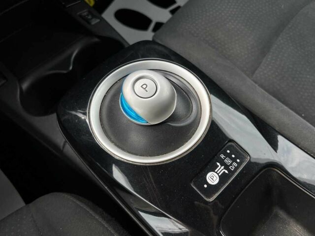 Синий Ниссан Лиф, объемом двигателя 0 л и пробегом 80 тыс. км за 5750 $, фото 19 на Automoto.ua