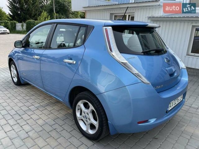 Синий Ниссан Лиф, объемом двигателя 0 л и пробегом 75 тыс. км за 7500 $, фото 4 на Automoto.ua