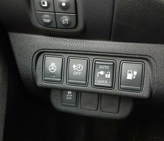 Синій Ніссан Ліф, об'ємом двигуна 0 л та пробігом 103 тис. км за 7400 $, фото 11 на Automoto.ua