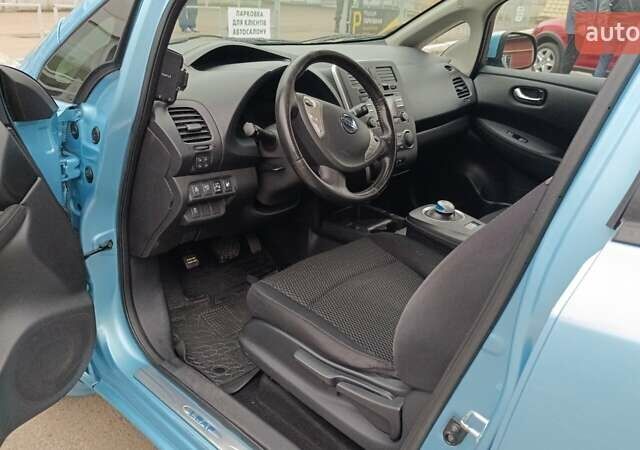 Синий Ниссан Лиф, объемом двигателя 0 л и пробегом 153 тыс. км за 7000 $, фото 5 на Automoto.ua