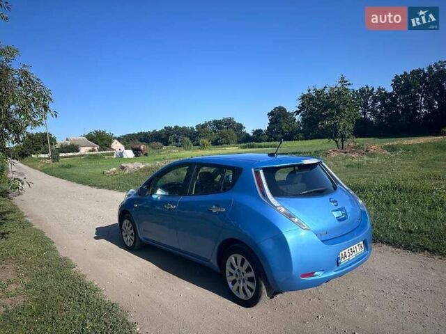 Синий Ниссан Лиф, объемом двигателя 0 л и пробегом 210 тыс. км за 5400 $, фото 12 на Automoto.ua