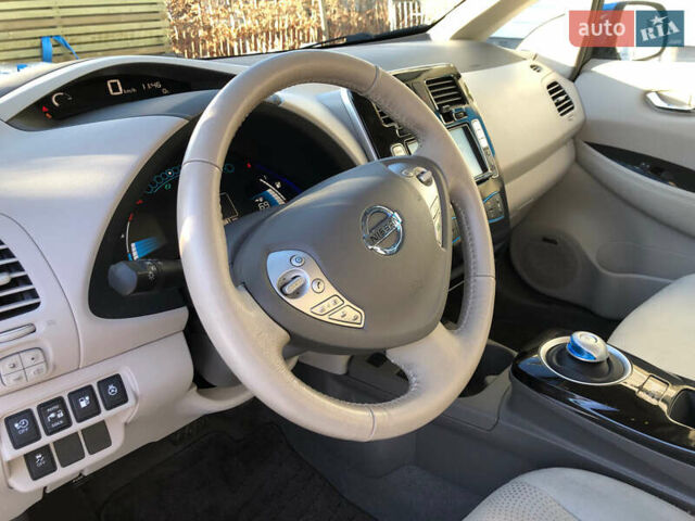 Синий Ниссан Лиф, объемом двигателя 0 л и пробегом 106 тыс. км за 7500 $, фото 12 на Automoto.ua