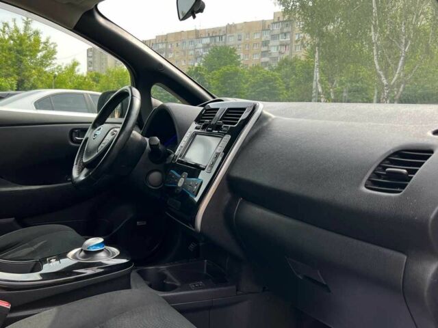 Синий Ниссан Лиф, объемом двигателя 0 л и пробегом 80 тыс. км за 5750 $, фото 9 на Automoto.ua