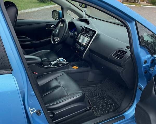 Синій Ніссан Ліф, об'ємом двигуна 0 л та пробігом 191 тис. км за 5500 $, фото 11 на Automoto.ua