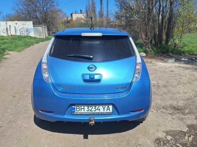 Синий Ниссан Лиф, объемом двигателя 0 л и пробегом 190 тыс. км за 5000 $, фото 1 на Automoto.ua