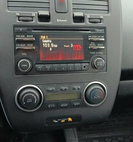 Синий Ниссан Лиф, объемом двигателя 0 л и пробегом 153 тыс. км за 7000 $, фото 9 на Automoto.ua