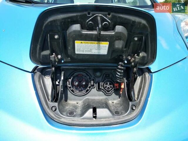 Синий Ниссан Лиф, объемом двигателя 0 л и пробегом 106 тыс. км за 7500 $, фото 24 на Automoto.ua