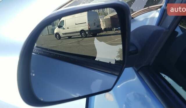 Синий Ниссан Лиф, объемом двигателя 0 л и пробегом 213 тыс. км за 5500 $, фото 5 на Automoto.ua