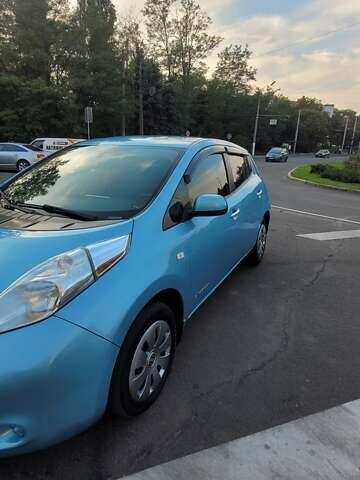 Синий Ниссан Лиф, объемом двигателя 0 л и пробегом 110 тыс. км за 6500 $, фото 6 на Automoto.ua