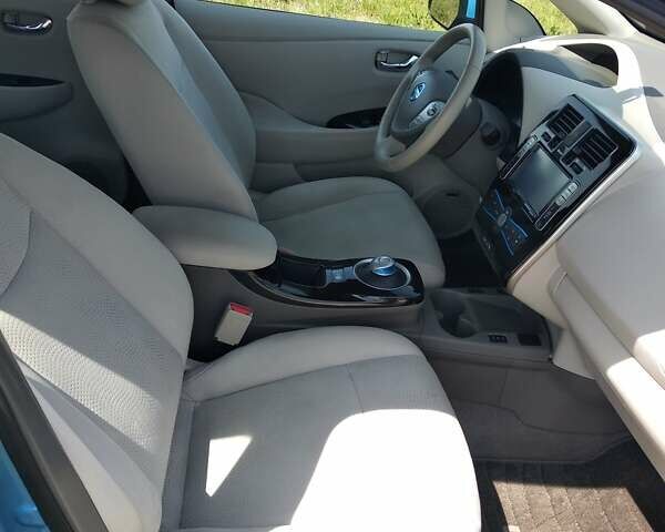 Синий Ниссан Лиф, объемом двигателя 0 л и пробегом 106 тыс. км за 7500 $, фото 15 на Automoto.ua