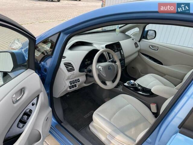 Синий Ниссан Лиф, объемом двигателя 0 л и пробегом 75 тыс. км за 7500 $, фото 9 на Automoto.ua