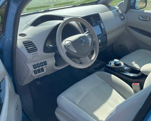 Синий Ниссан Лиф, объемом двигателя 0 л и пробегом 106 тыс. км за 7500 $, фото 13 на Automoto.ua