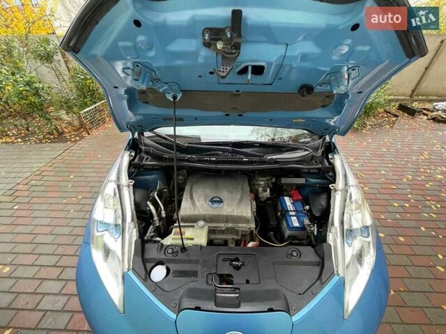 Синій Ніссан Ліф, об'ємом двигуна 0 л та пробігом 191 тис. км за 5500 $, фото 26 на Automoto.ua