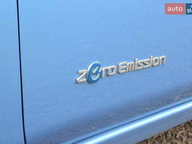 Синий Ниссан Лиф, объемом двигателя 0 л и пробегом 112 тыс. км за 6700 $, фото 31 на Automoto.ua