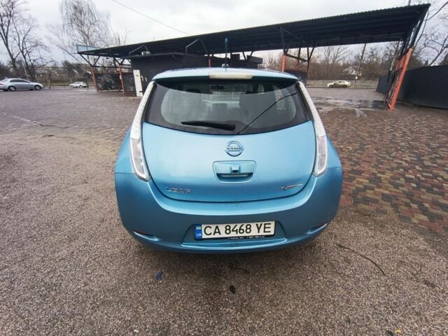 Синій Ніссан Ліф, об'ємом двигуна 0 л та пробігом 124 тис. км за 6000 $, фото 4 на Automoto.ua