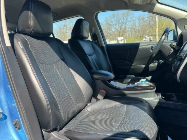 Синий Ниссан Лиф, объемом двигателя 0 л и пробегом 86 тыс. км за 3400 $, фото 8 на Automoto.ua