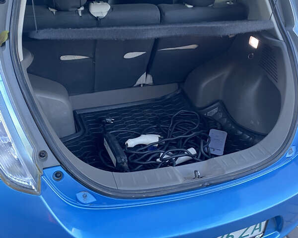 Синій Ніссан Ліф, об'ємом двигуна 0 л та пробігом 106 тис. км за 7500 $, фото 17 на Automoto.ua