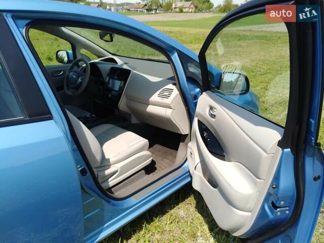 Синий Ниссан Лиф, объемом двигателя 0 л и пробегом 106 тыс. км за 7500 $, фото 11 на Automoto.ua