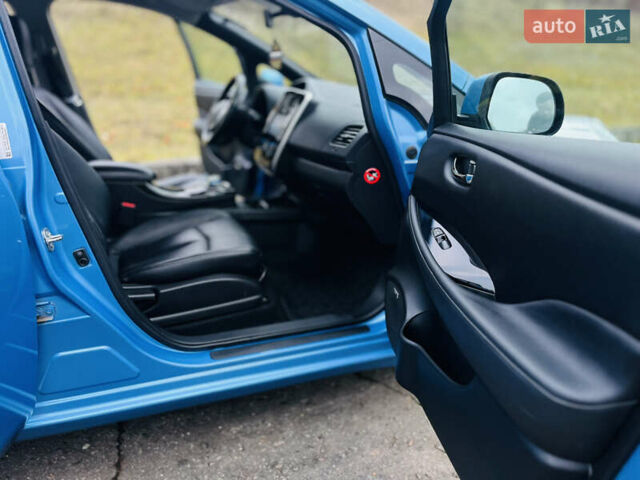 Синій Ніссан Ліф, об'ємом двигуна 0 л та пробігом 140 тис. км за 7100 $, фото 30 на Automoto.ua